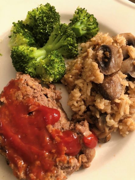 meatloaf with mushroom rice casserole and steamed broccoli - easy meatloaf recipe with onion soup mix