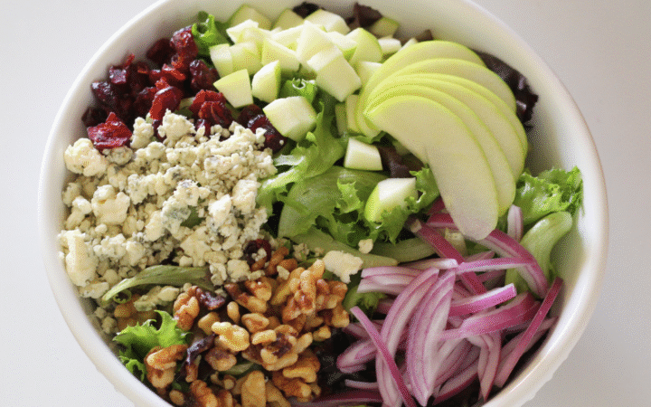 apple gorgonzola salad